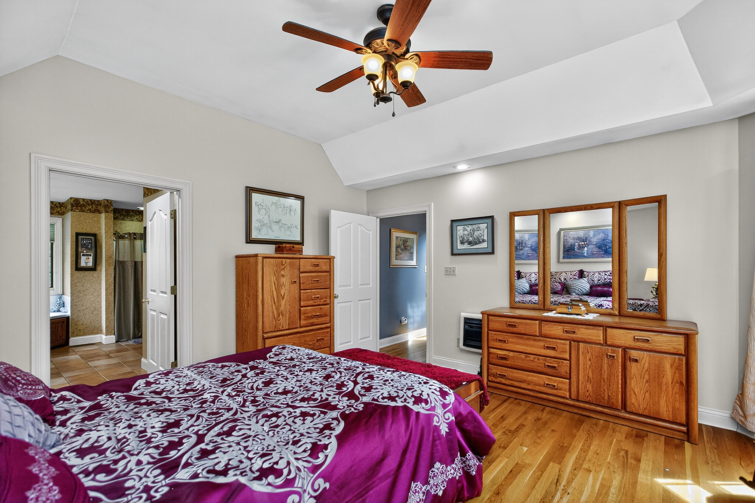 221 N Homestead Lane