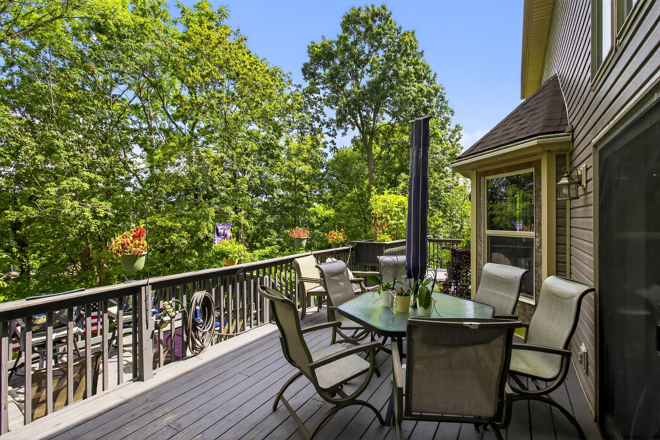 221 N Homestead Lane