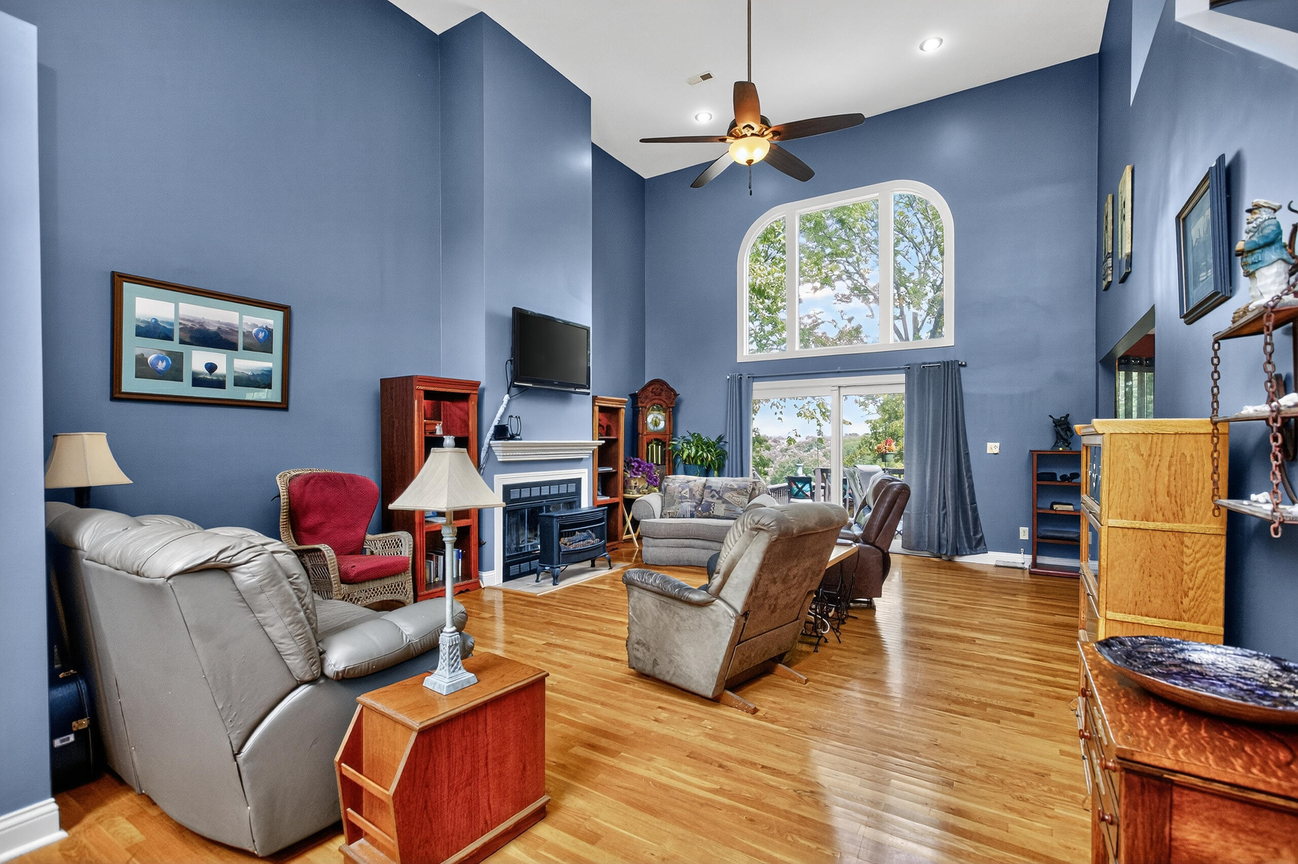 221 N Homestead Lane