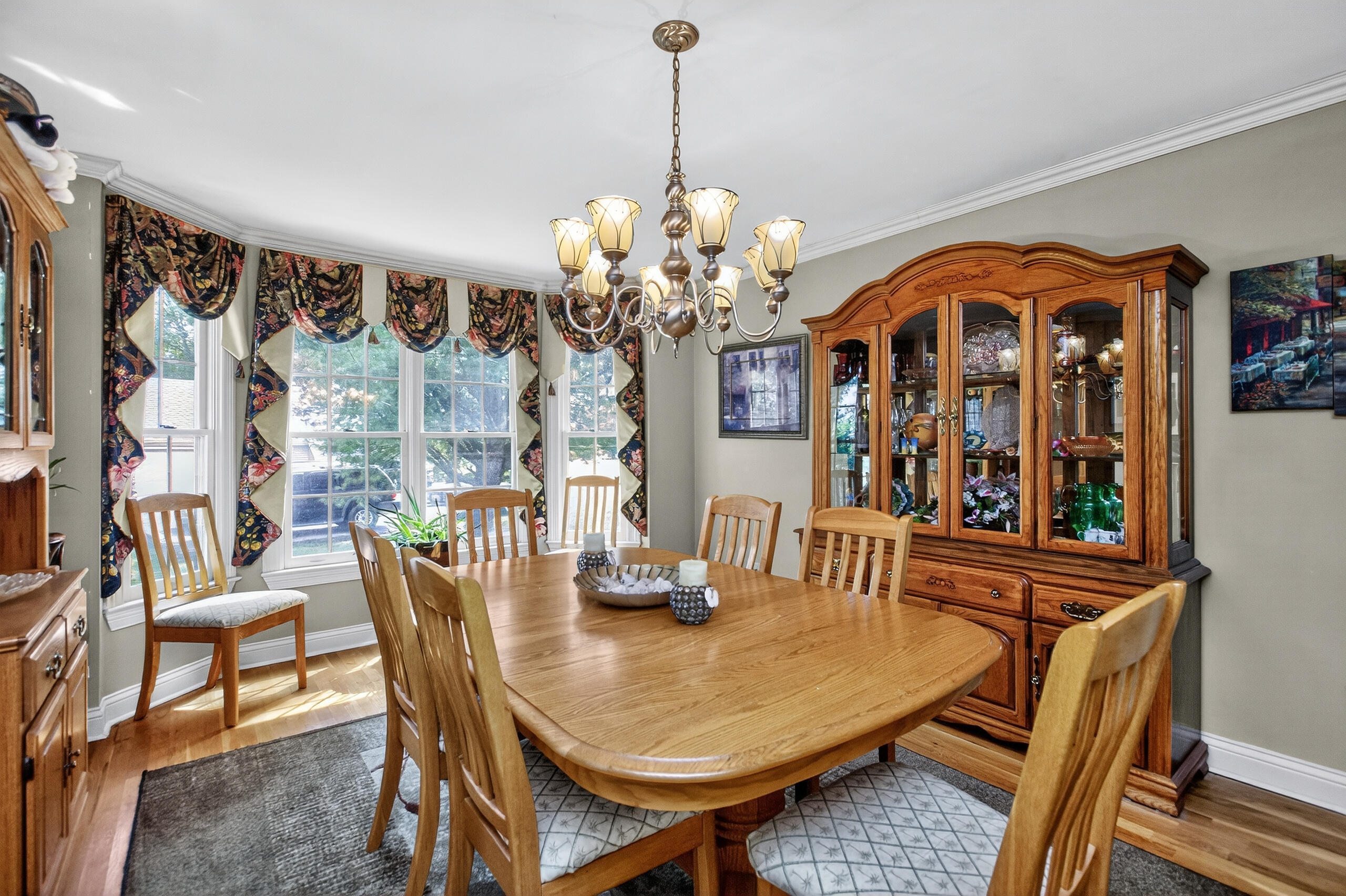 221 N Homestead Lane