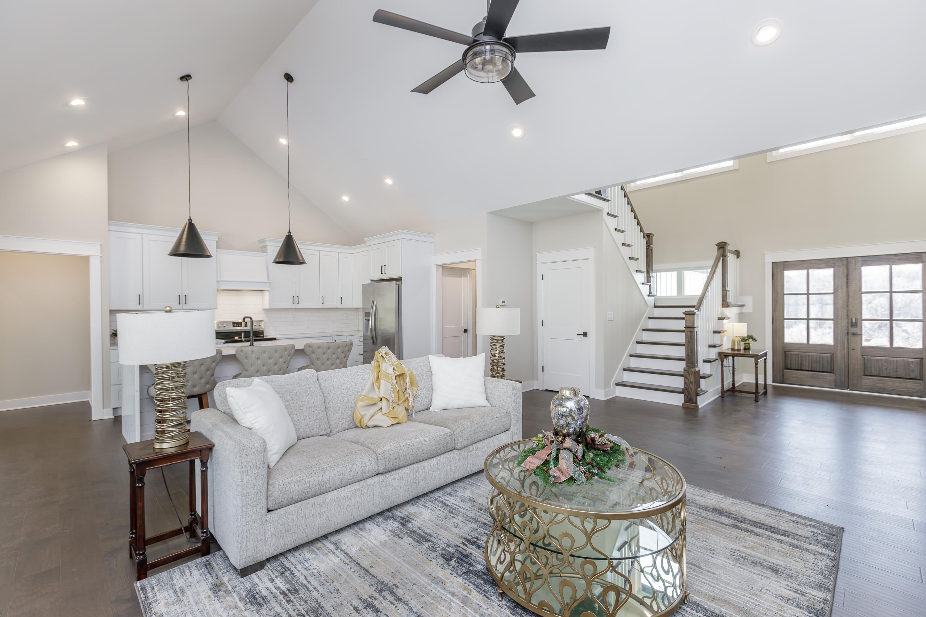 635 Lakeside Drive