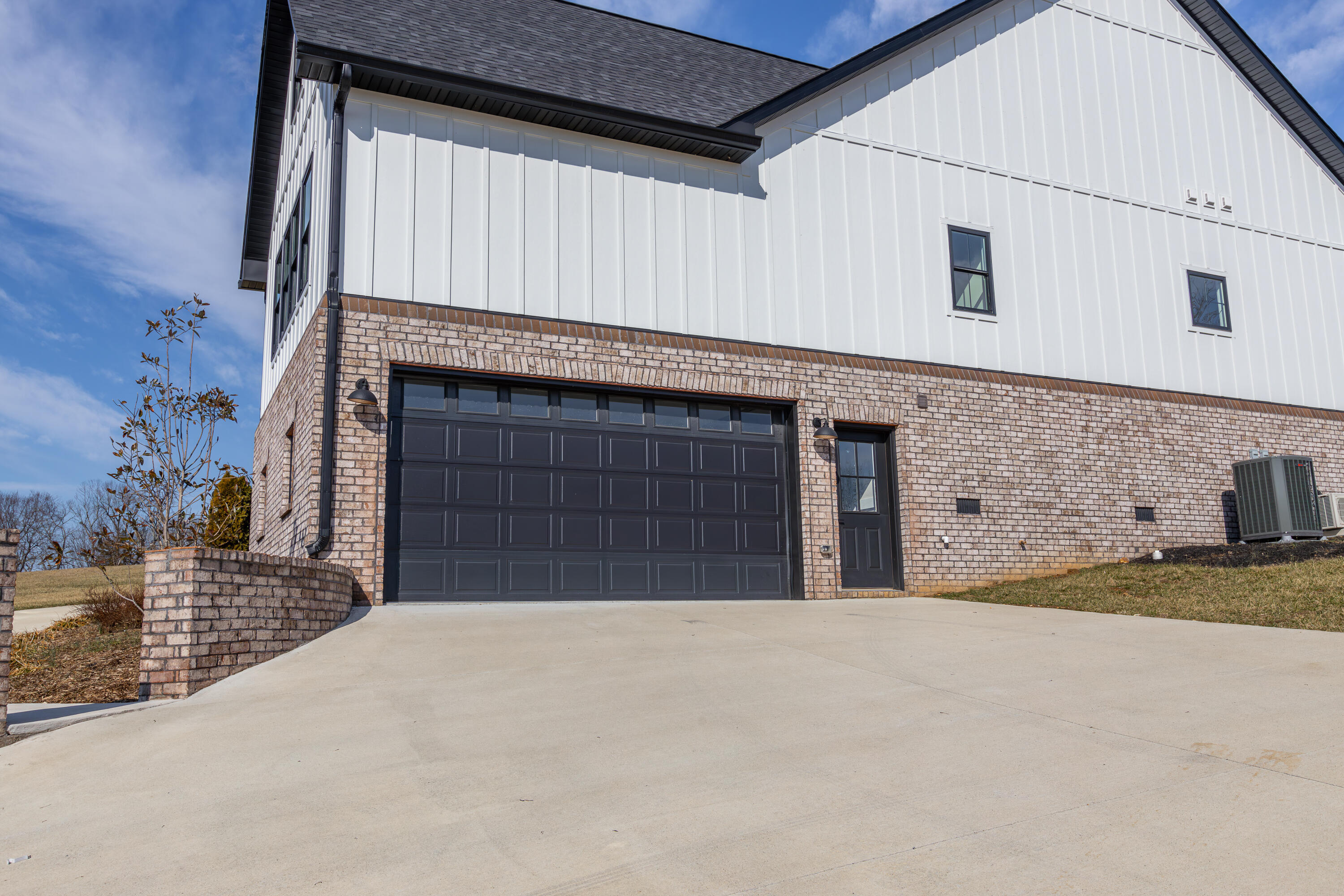635 Lakeside Drive