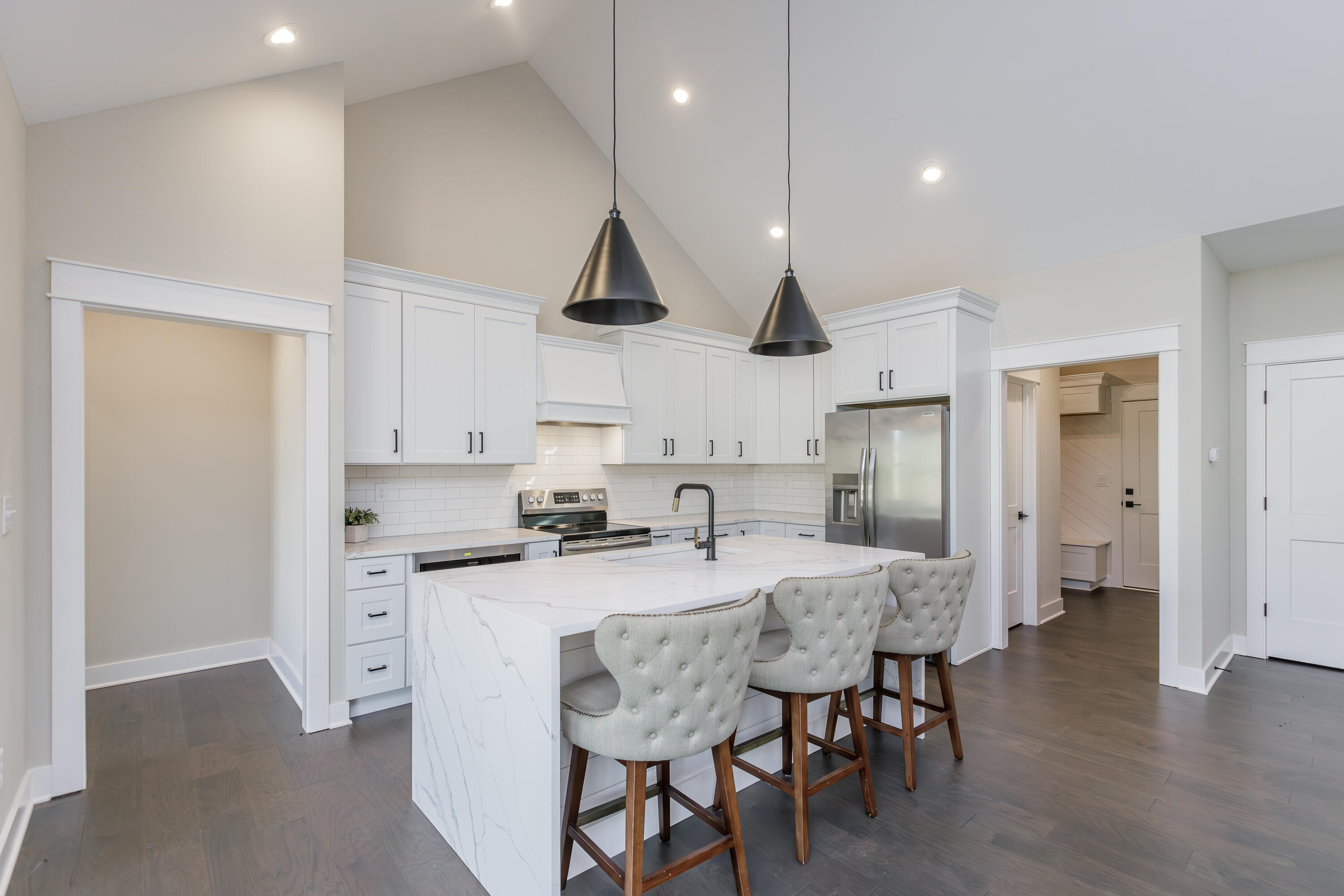 635 Lakeside Drive
