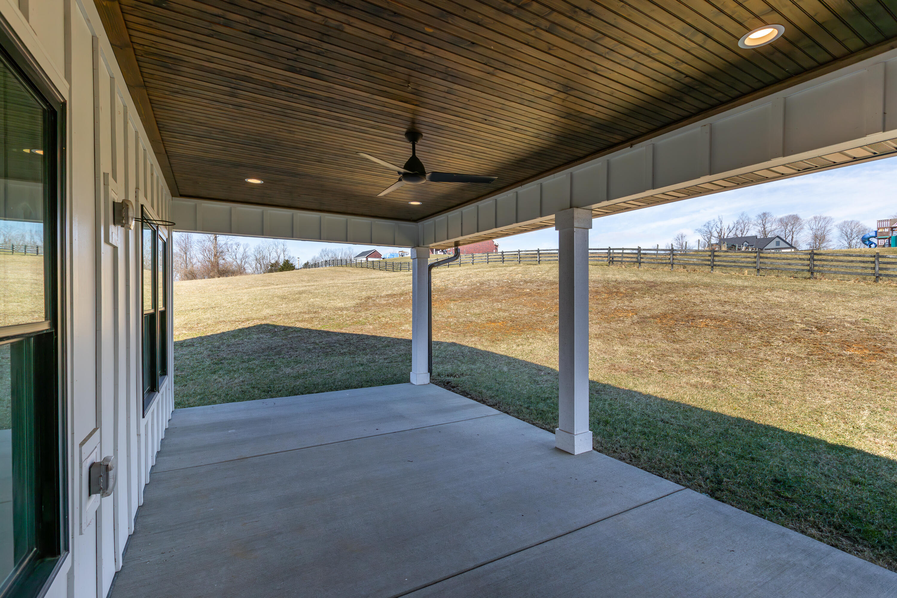 635 Lakeside Drive