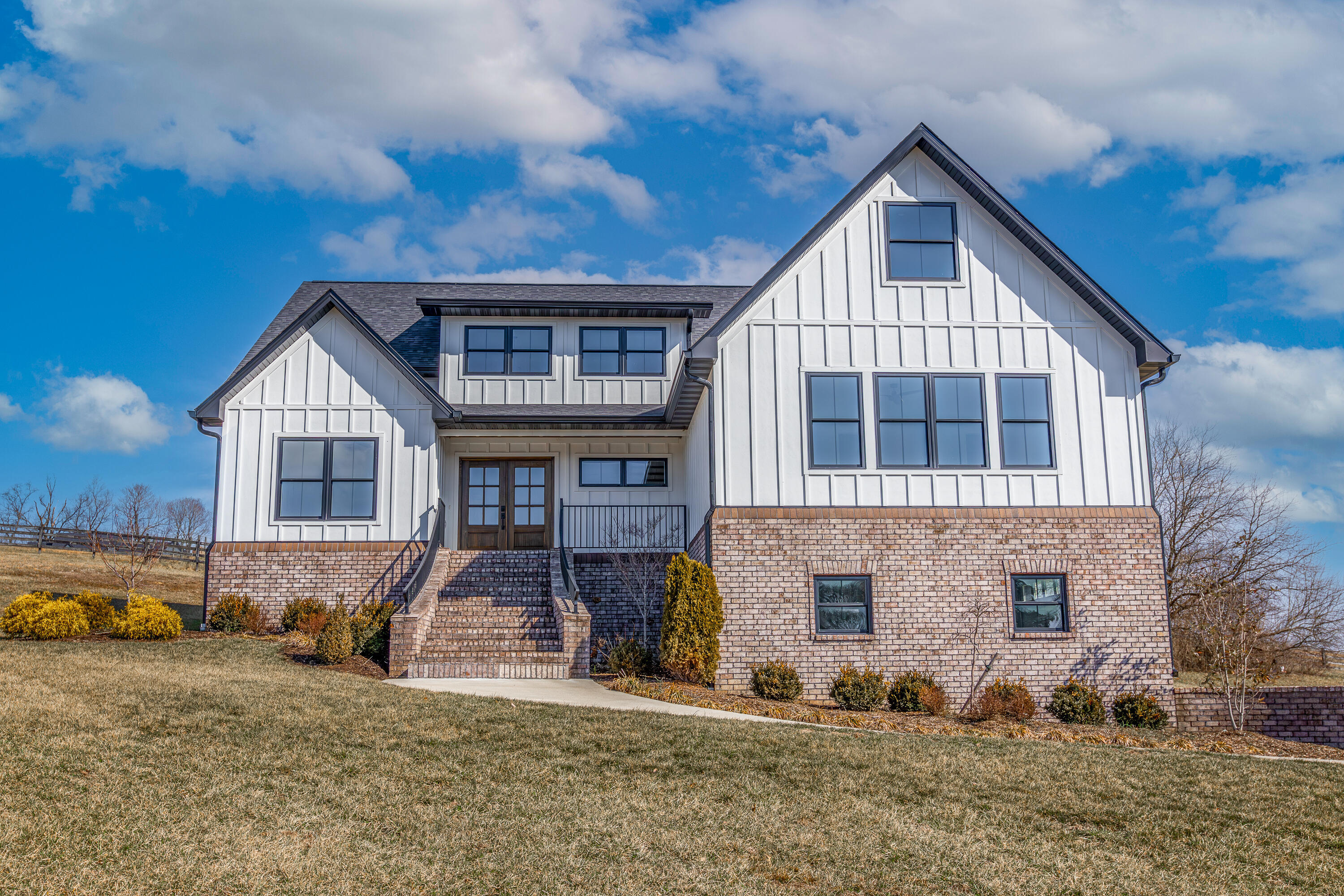 635 Lakeside Drive