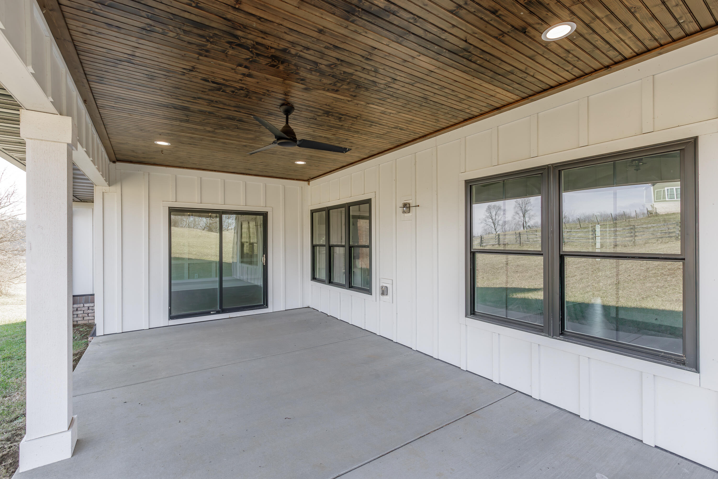 635 Lakeside Drive