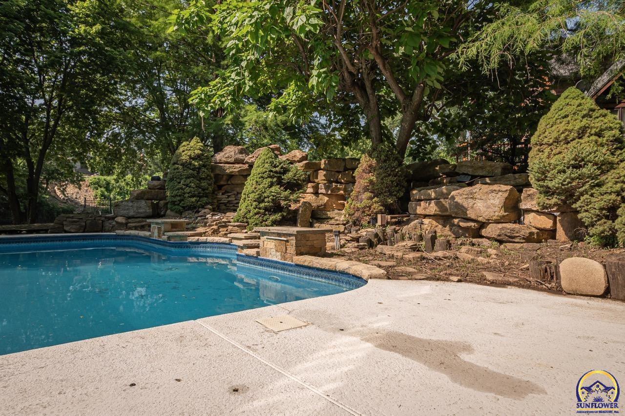 7537 SW Robinhood CT