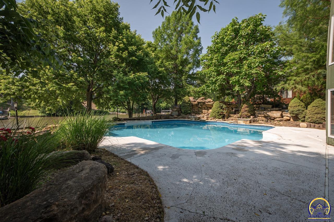 7537 SW Robinhood CT