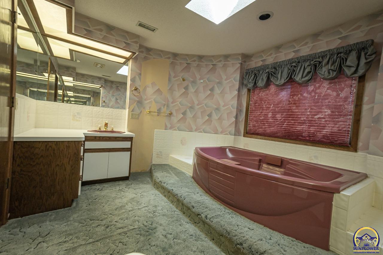 7537 SW Robinhood CT
