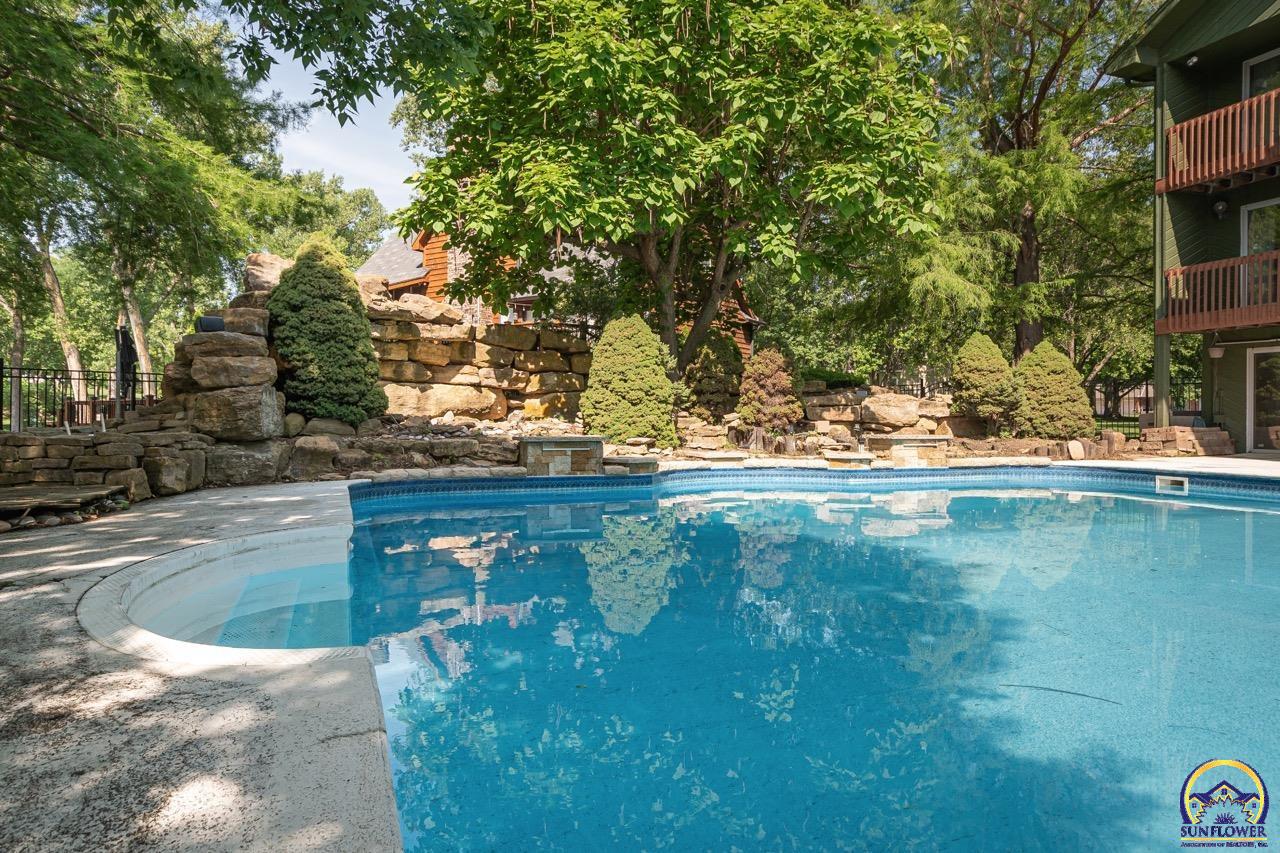 7537 SW Robinhood CT