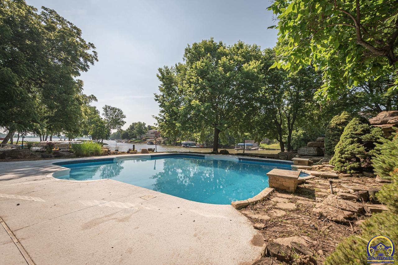 7537 SW Robinhood CT