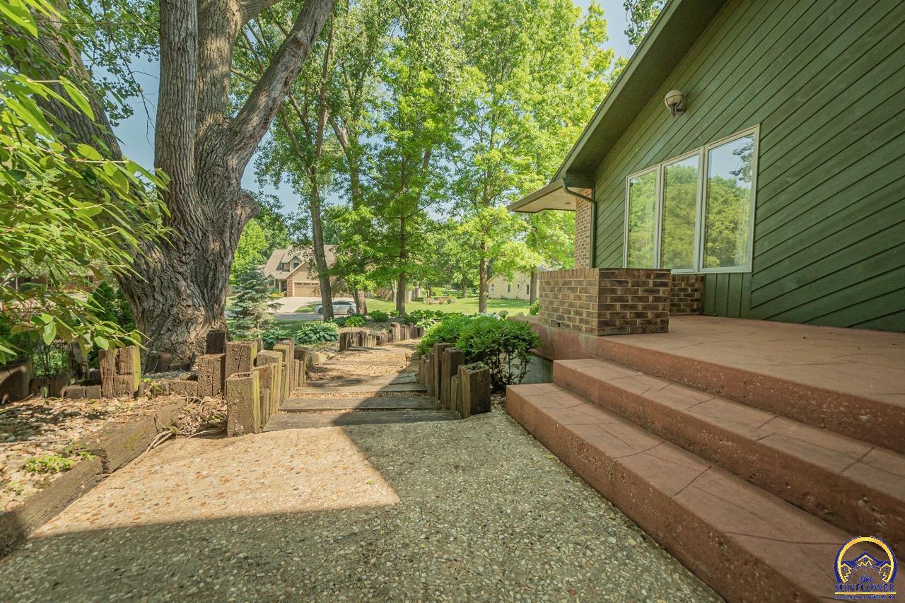 7537 SW Robinhood CT