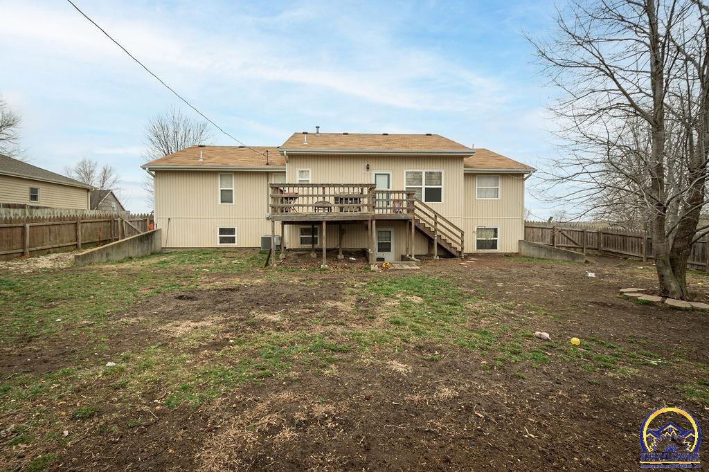 406 Sunset LN