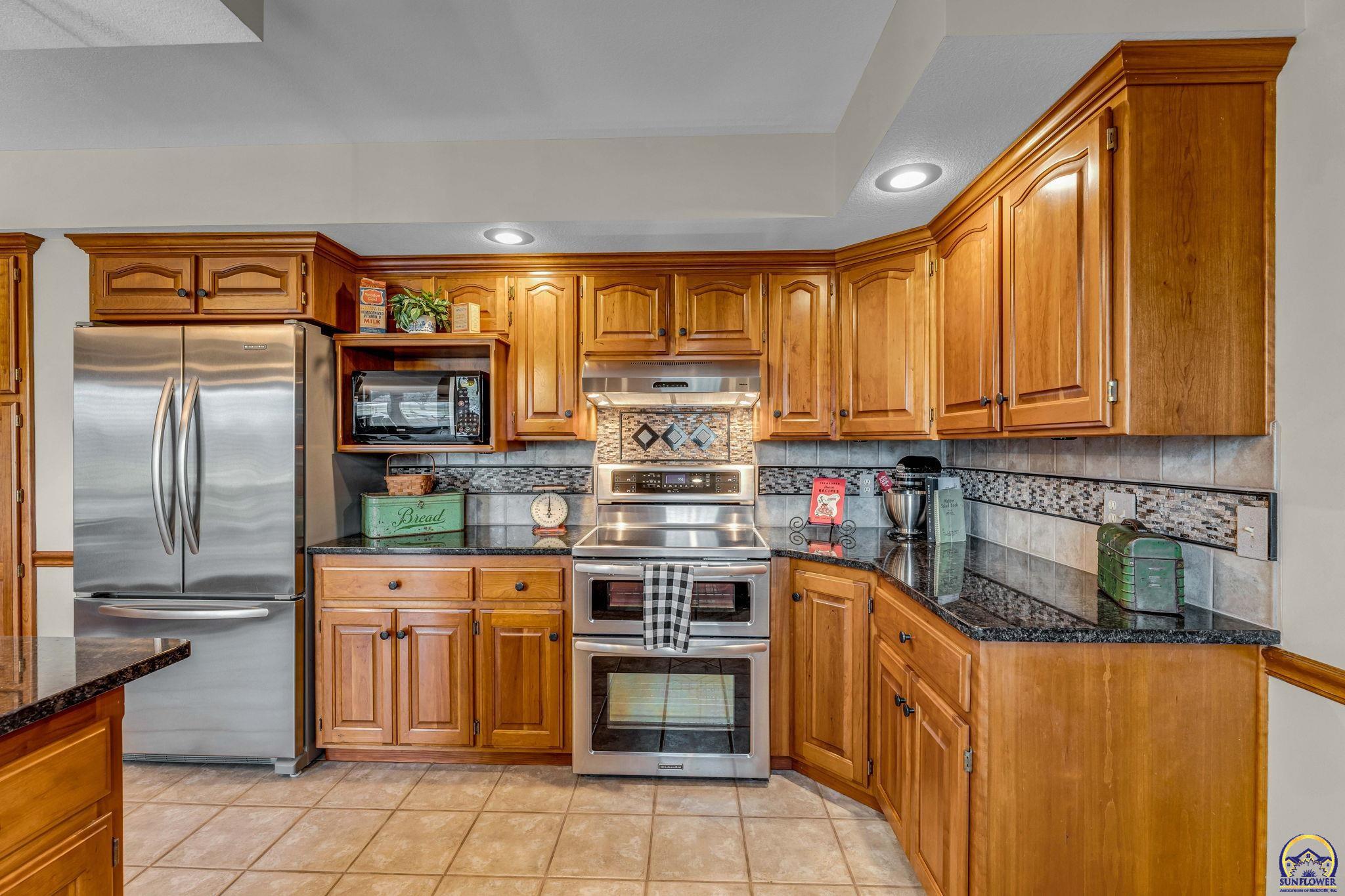 4310 NW Button PL