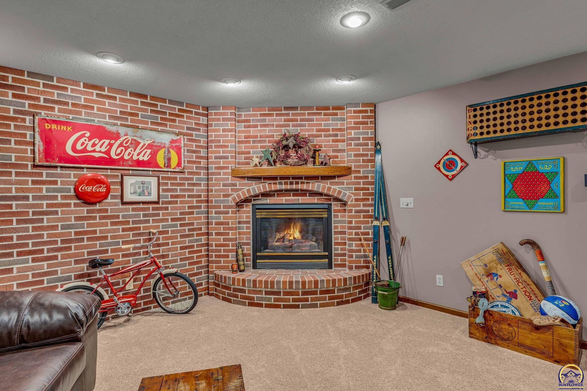 4310 NW Button PL