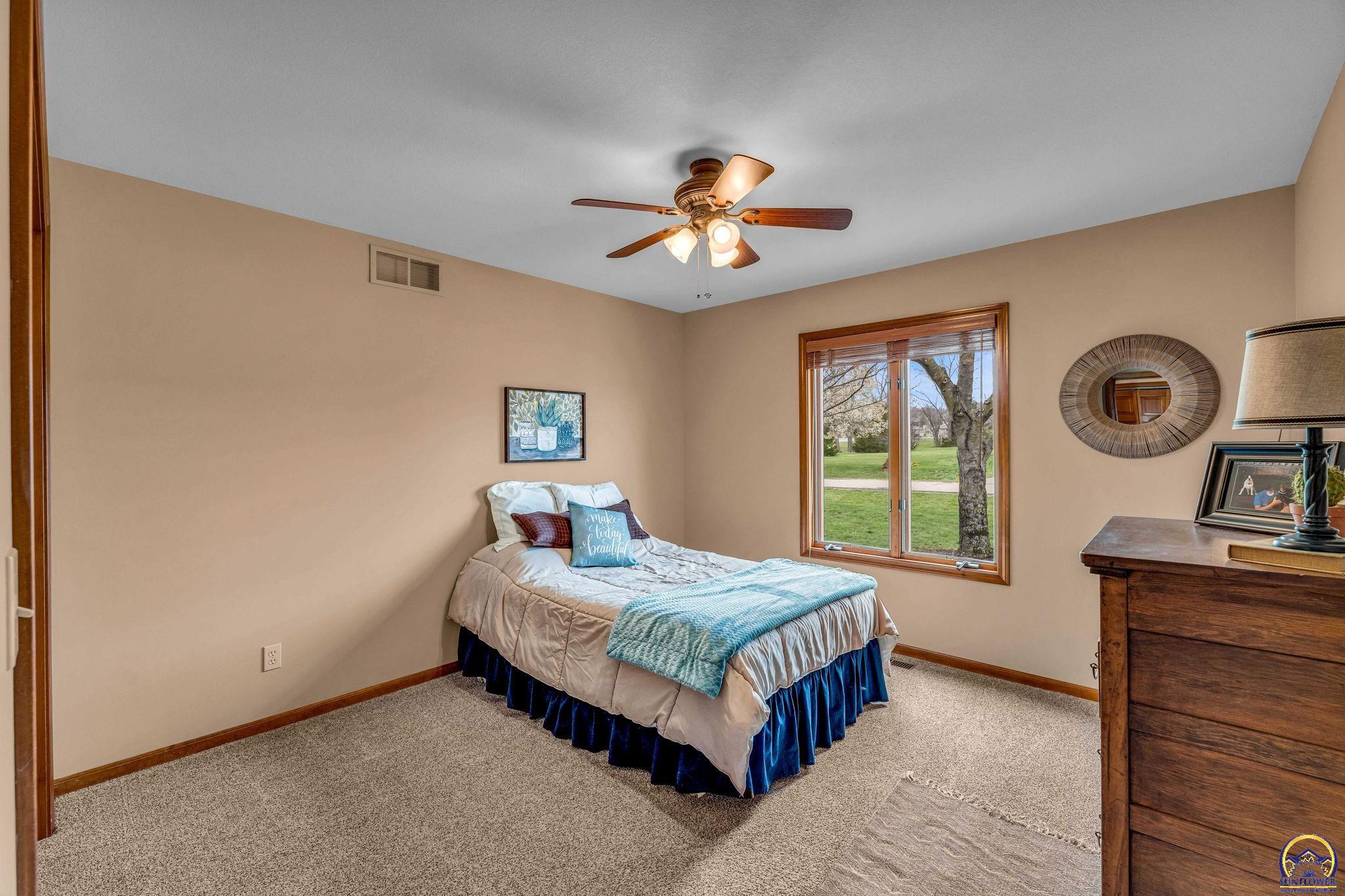 4310 NW Button PL