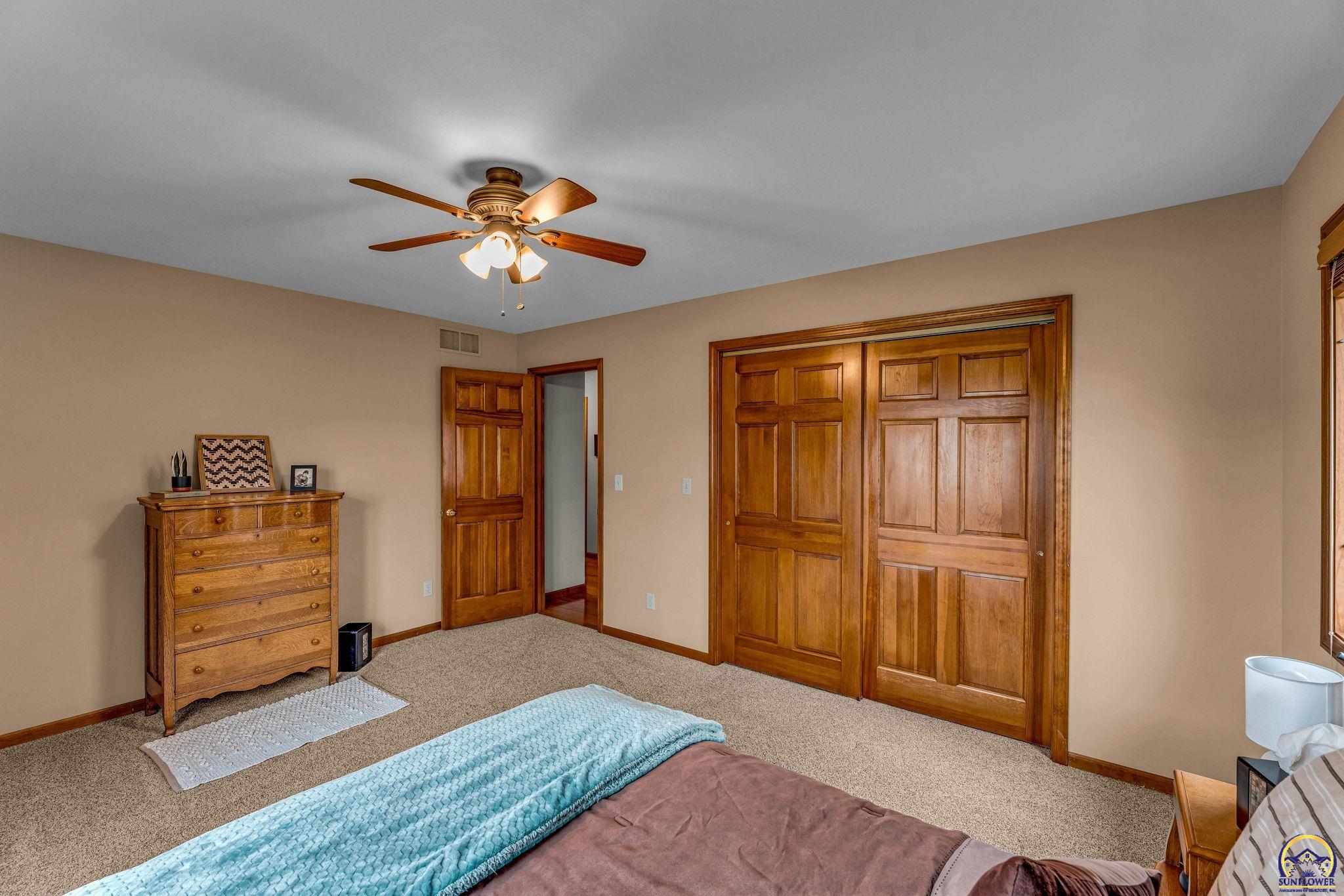 4310 NW Button PL