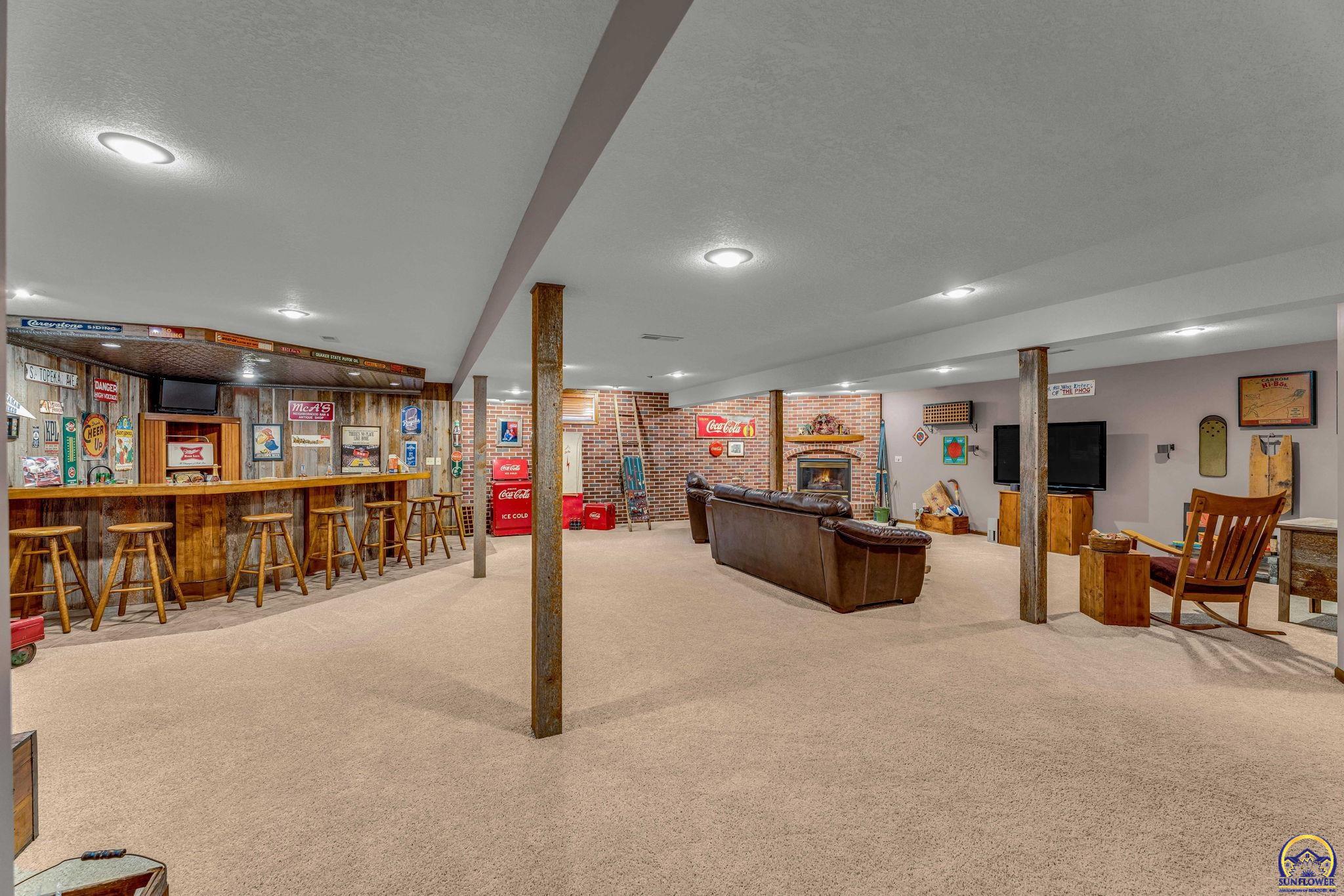 4310 NW Button PL