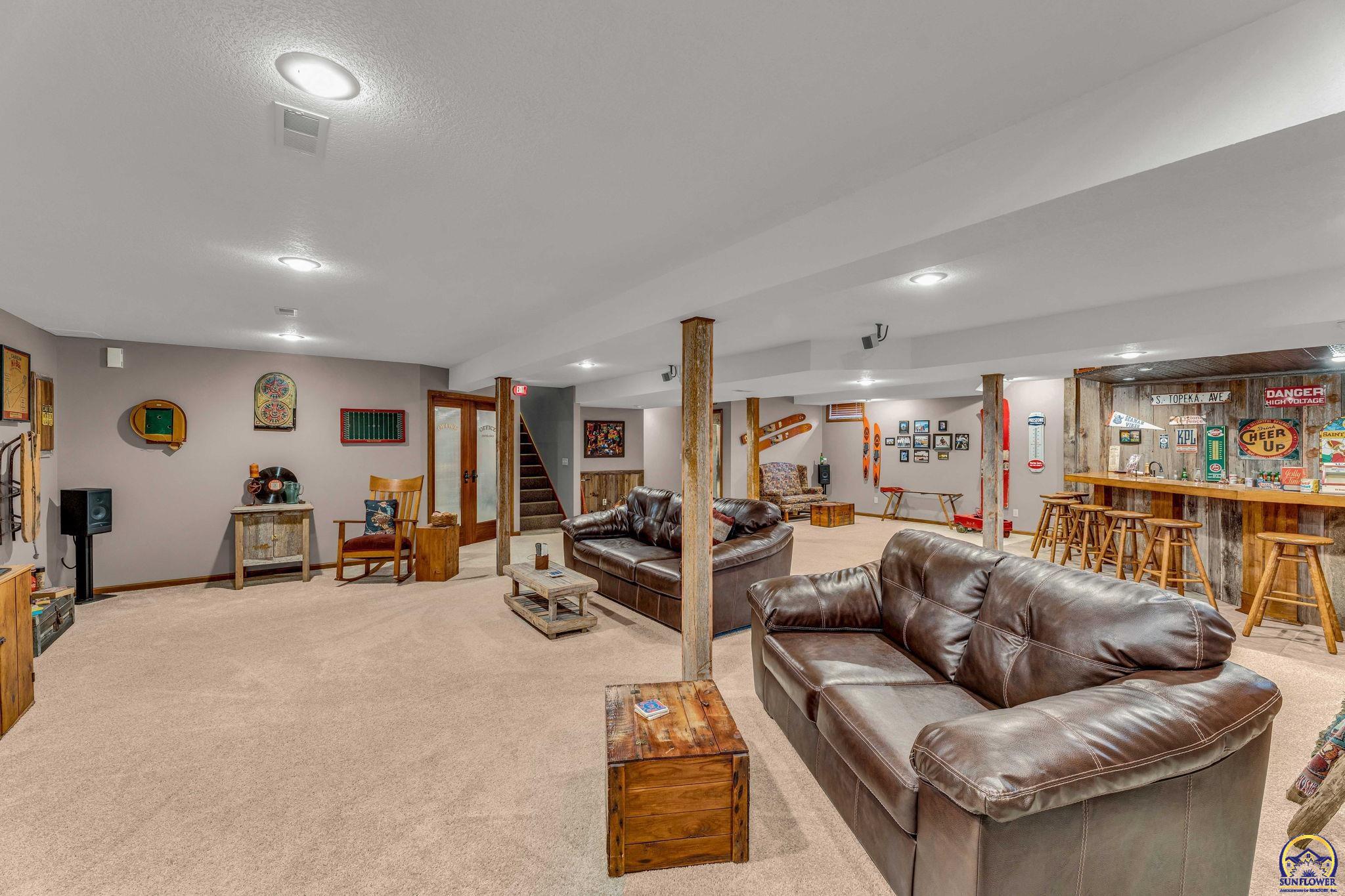 4310 NW Button PL
