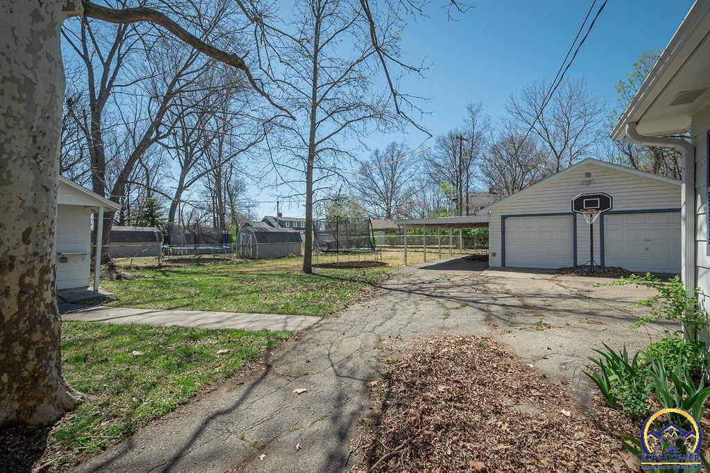 2823 SE Illinois AVE