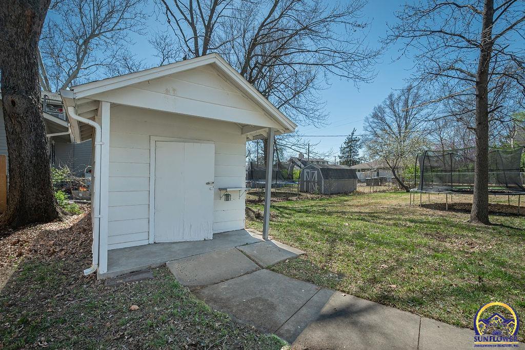 2823 SE Illinois AVE