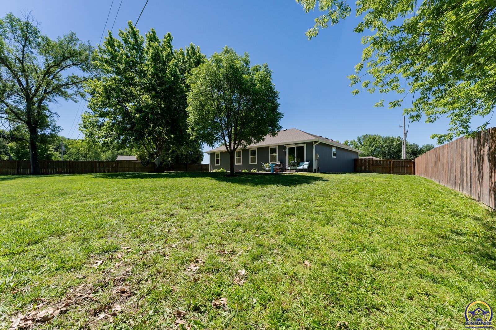 408 NE Aspen LN