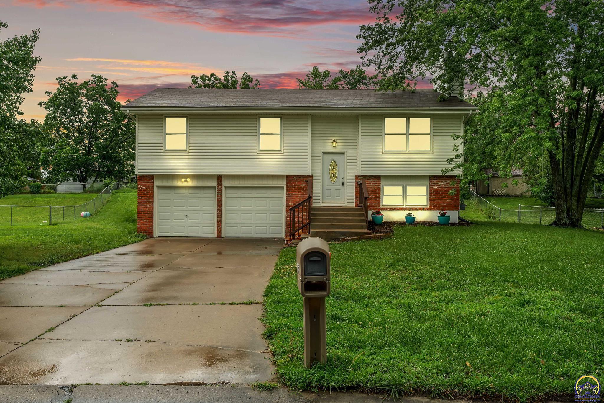 4325 NW 52nd Ter