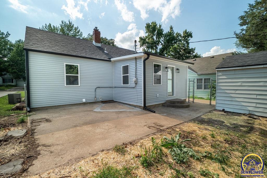 922 SW Medford AVE