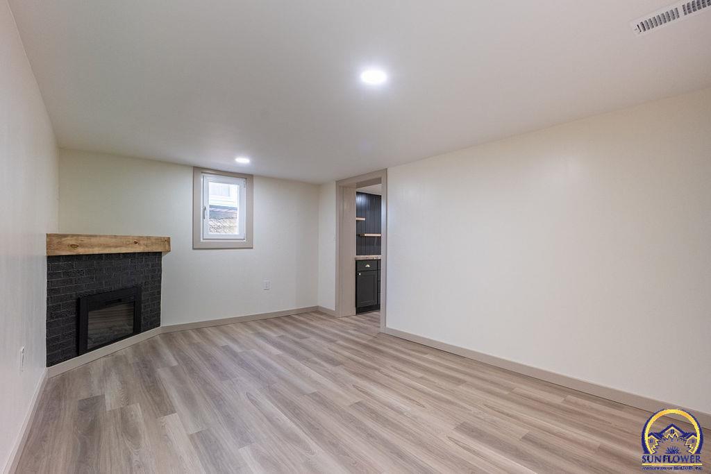 922 SW Medford AVE