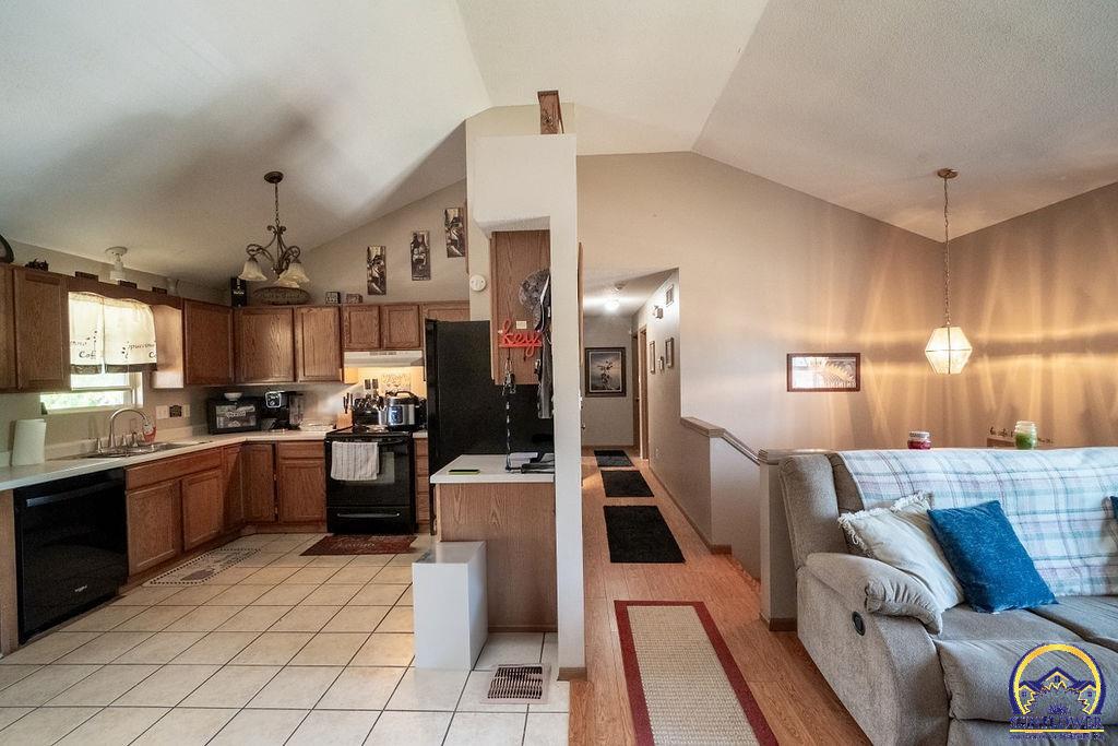 2419 SW Romar RD