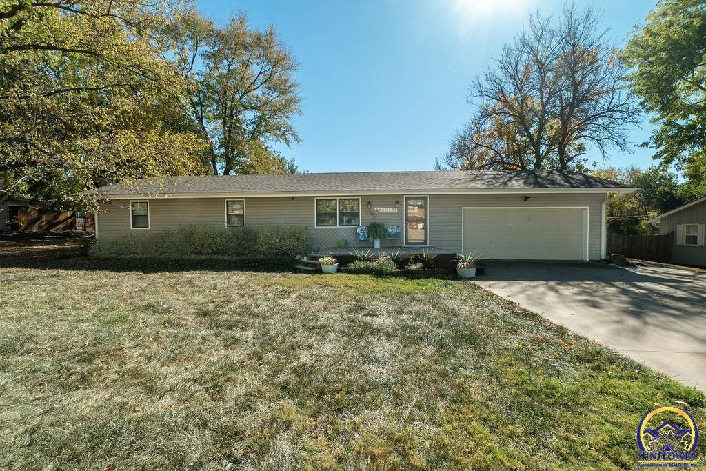 331 NE Edgewood DR