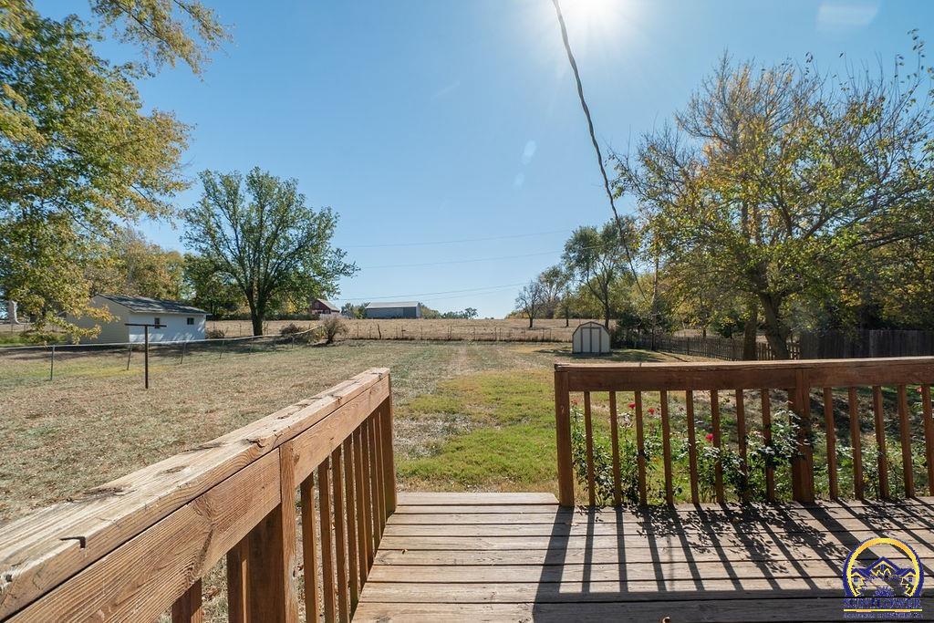 331 NE Edgewood DR