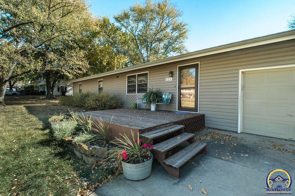 331 NE Edgewood DR