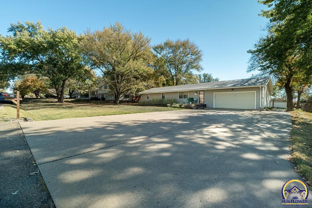 331 NE Edgewood DR