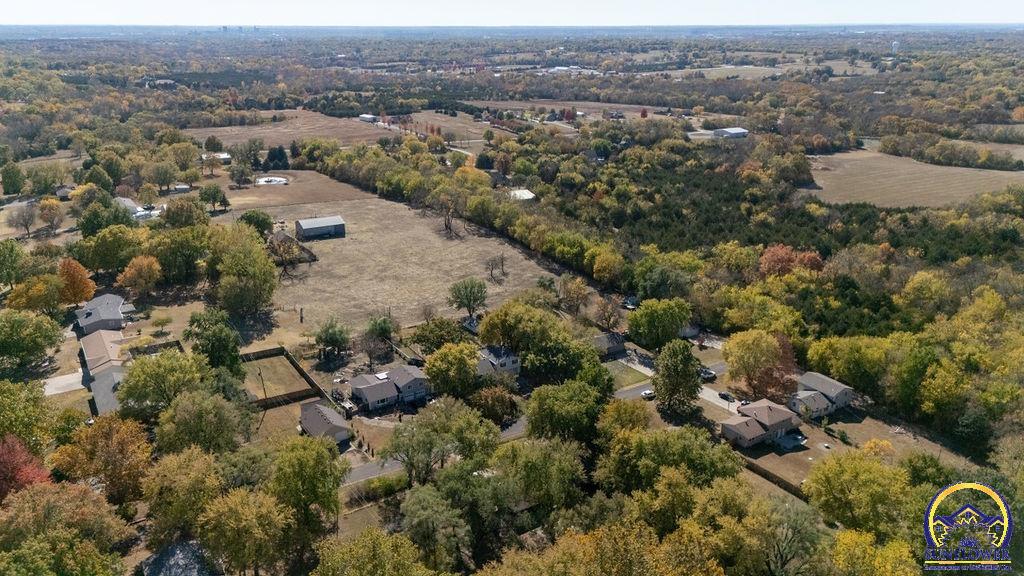 331 NE Edgewood DR