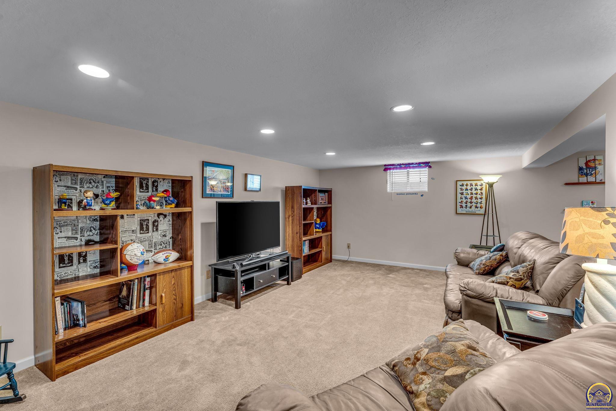 3215 SW MacVicar AVE