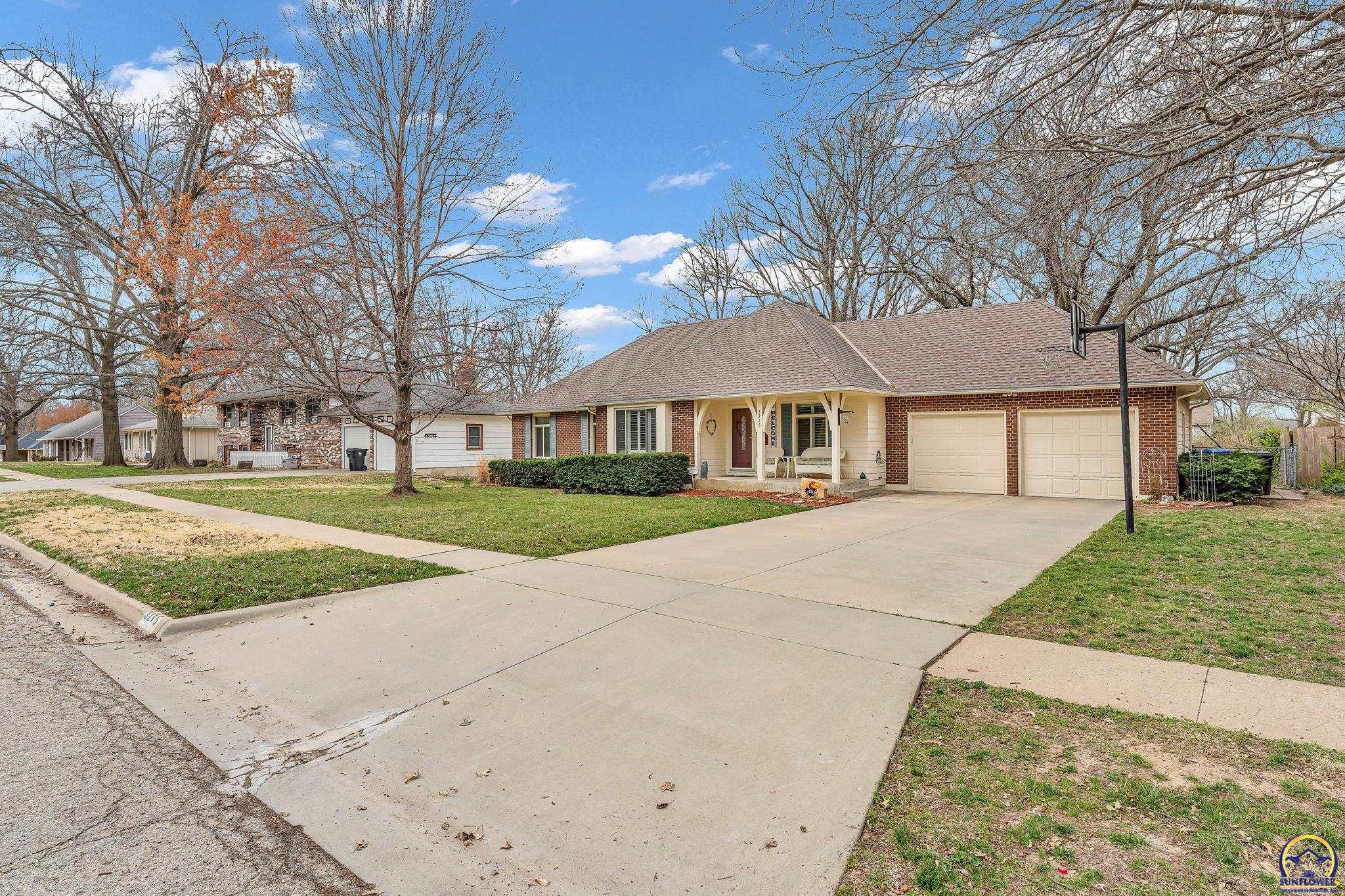 3215 SW MacVicar AVE