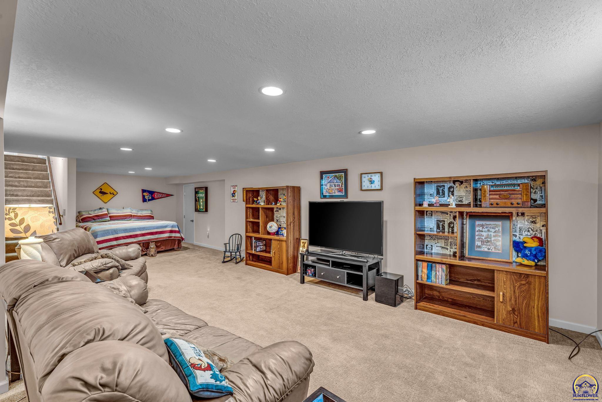 3215 SW MacVicar AVE