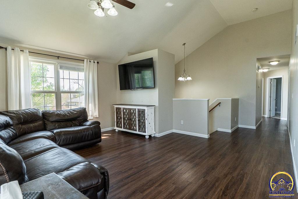 3842 NW Cherry Creek DR