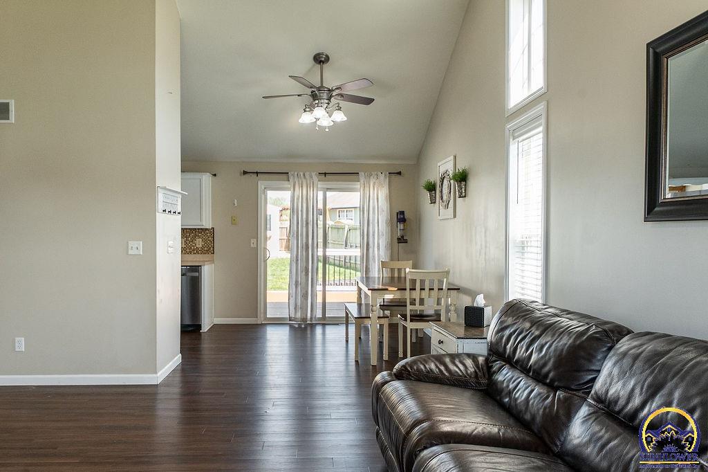 3842 NW Cherry Creek DR