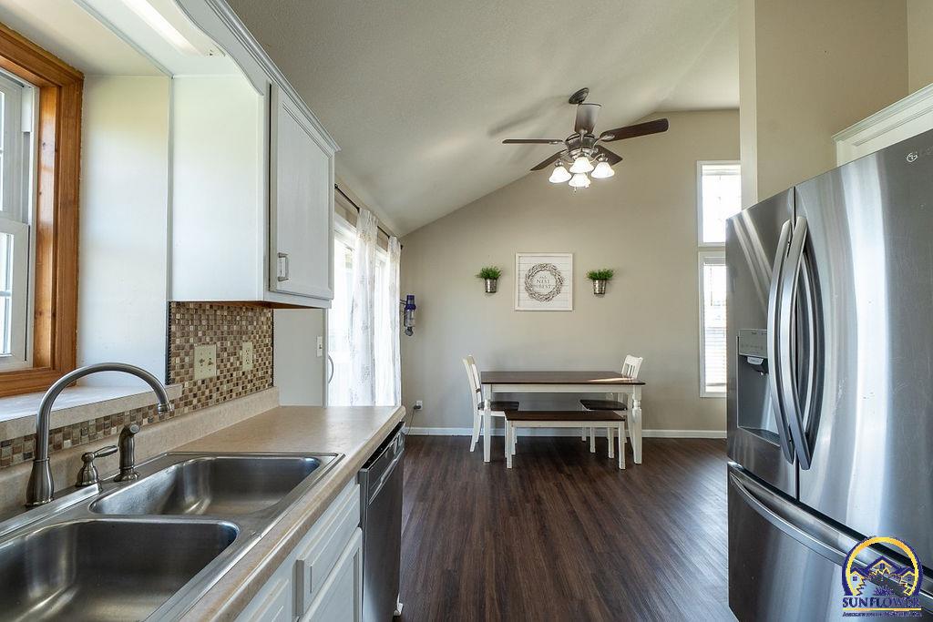 3842 NW Cherry Creek DR