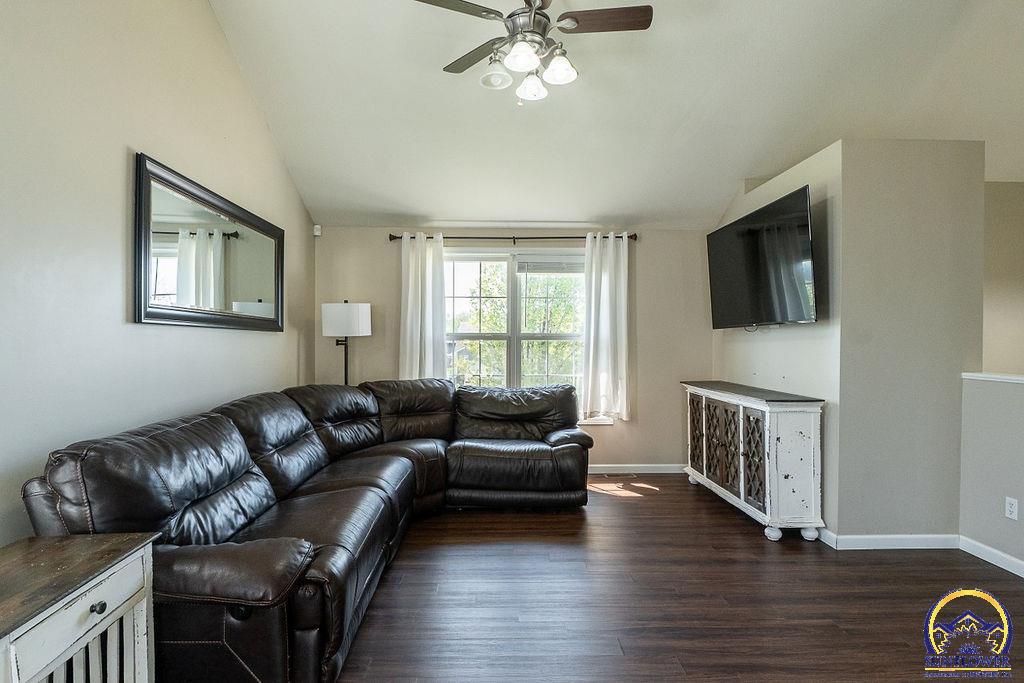 3842 NW Cherry Creek DR