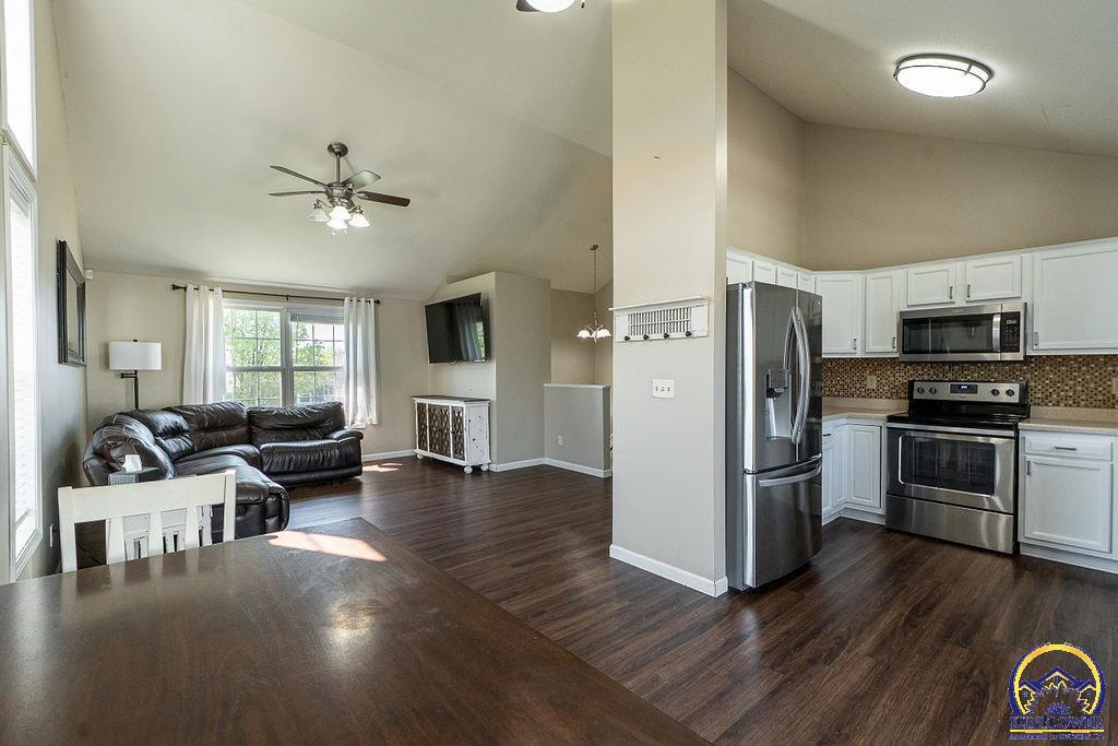 3842 NW Cherry Creek DR