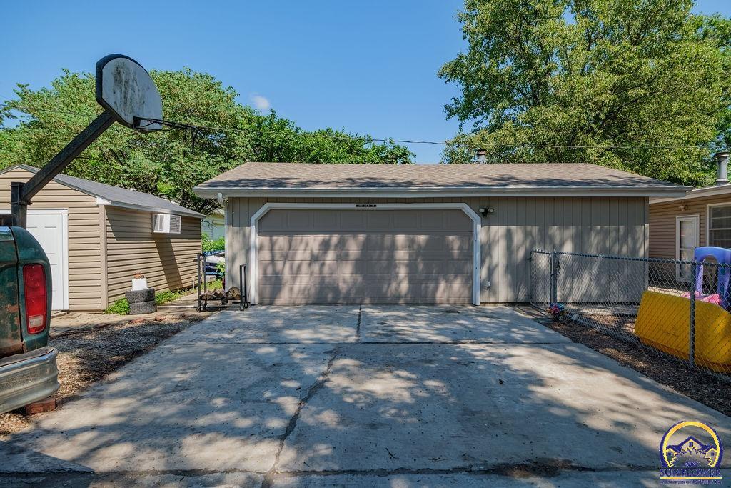 1930 NW 35th ST