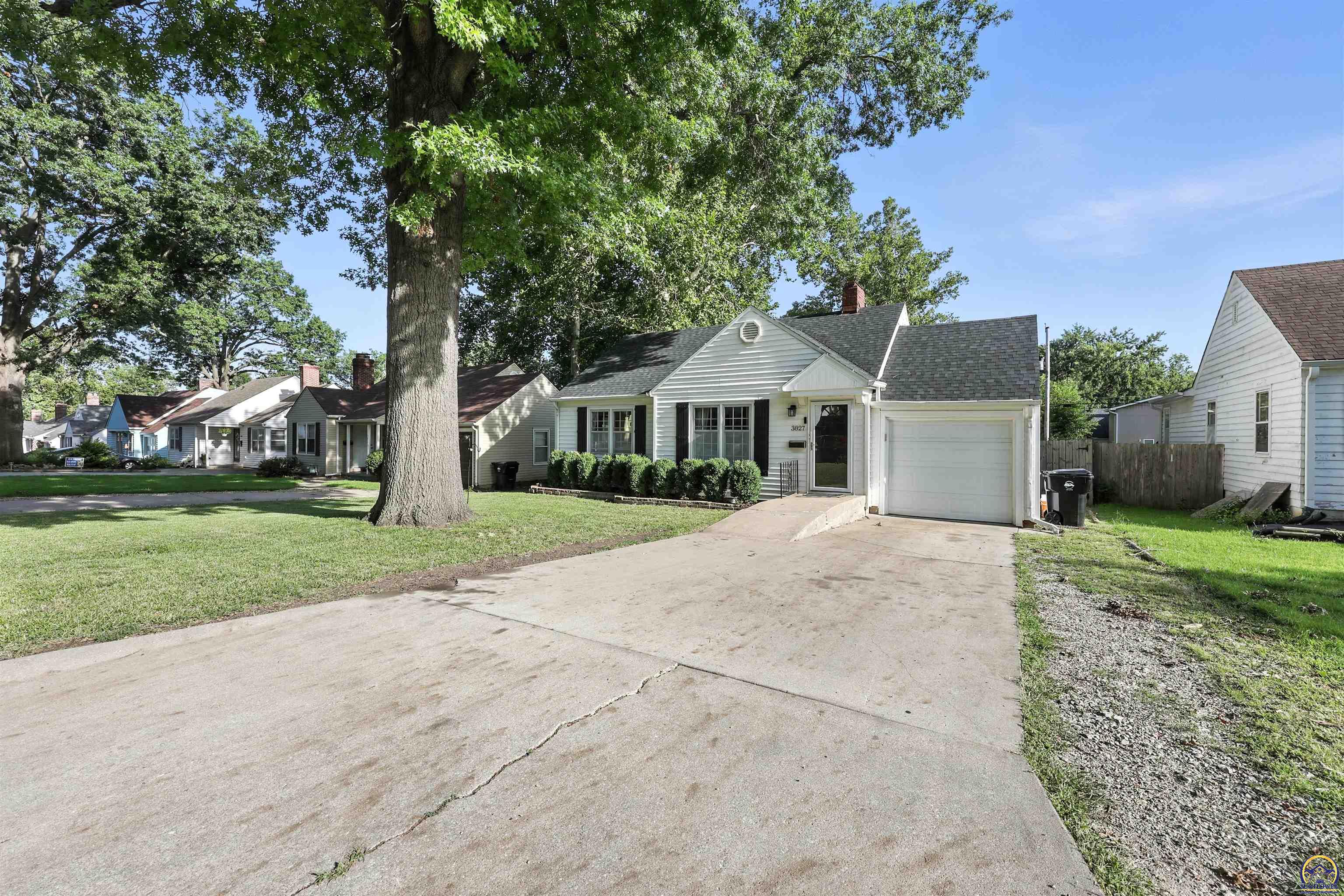 3827 SW Sena DR