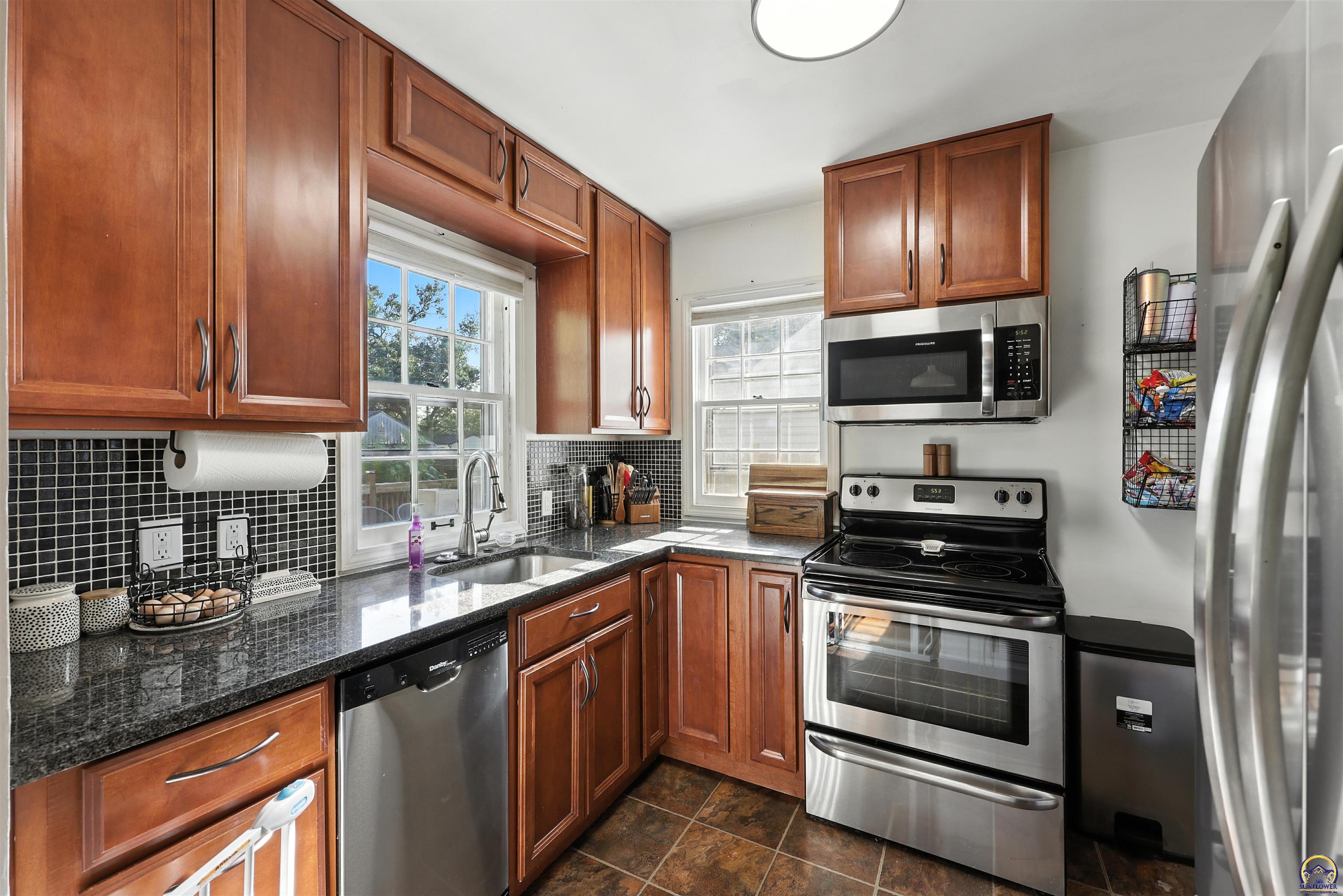 3827 SW Sena DR