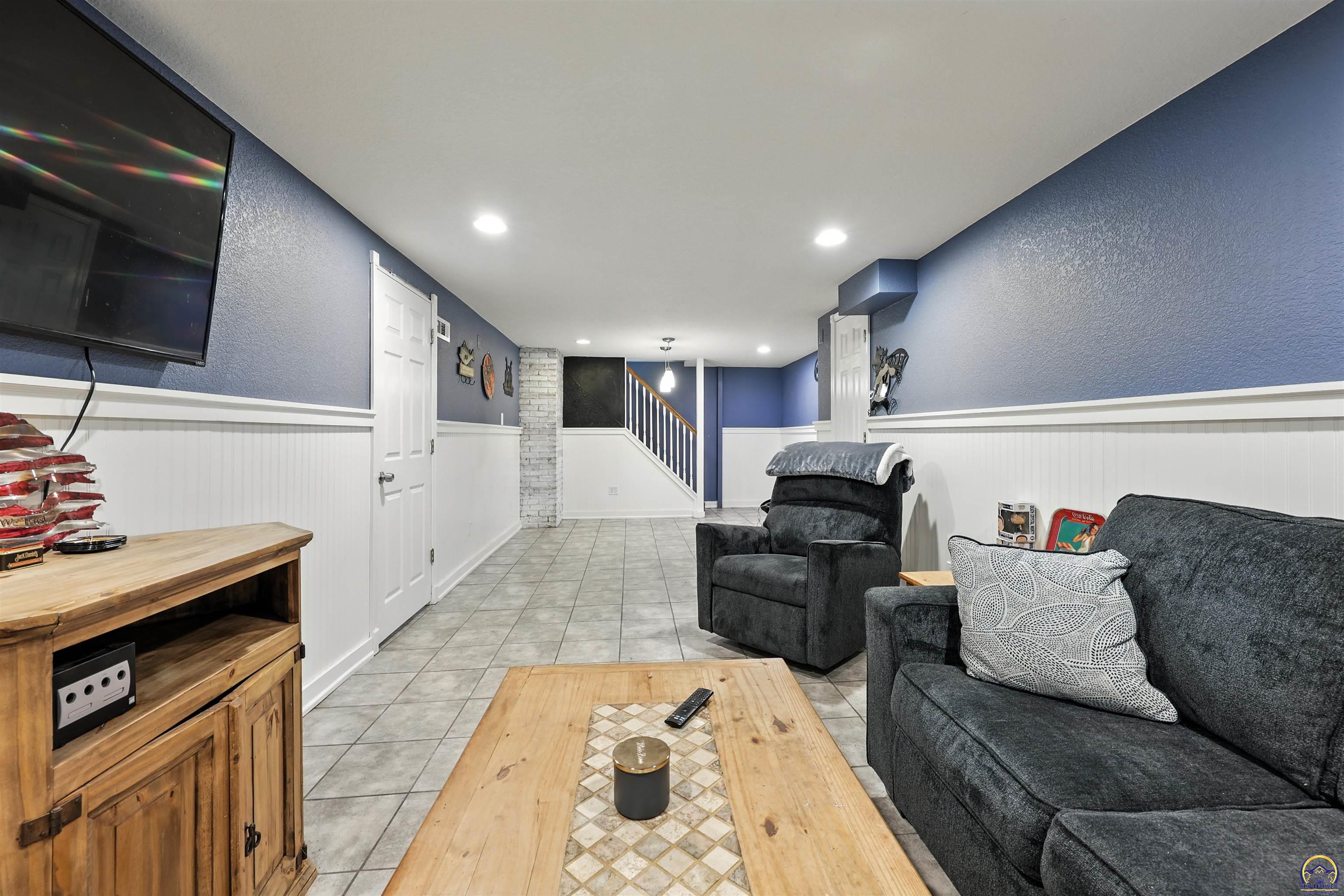 3827 SW Sena DR