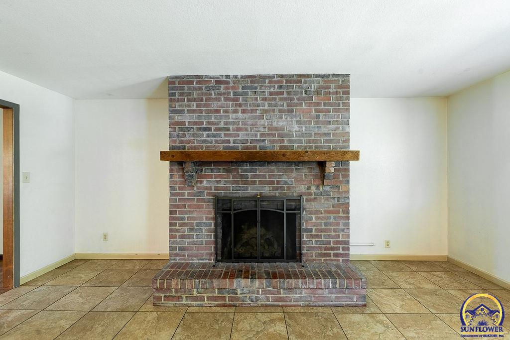 2750 Knoll DR