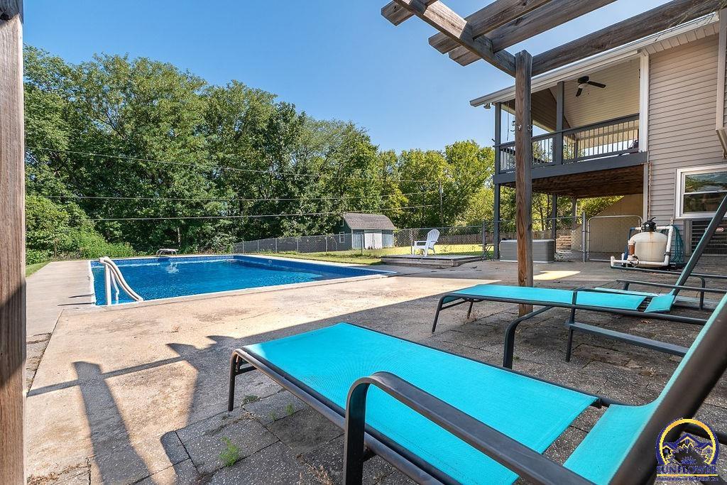 2750 Knoll DR