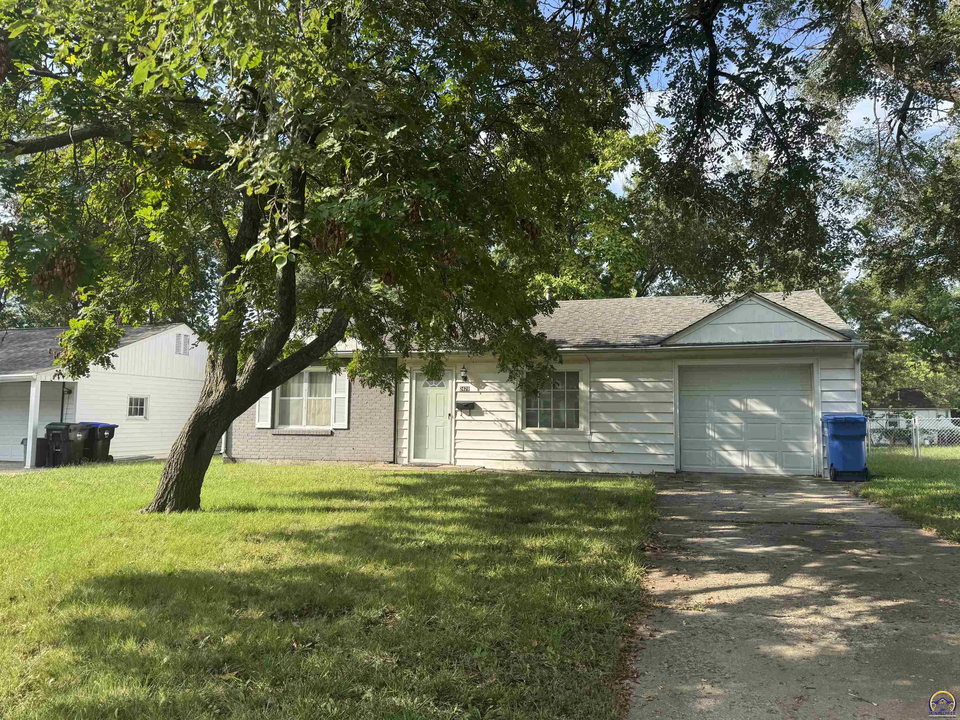 2429 SW Valley Brook LN